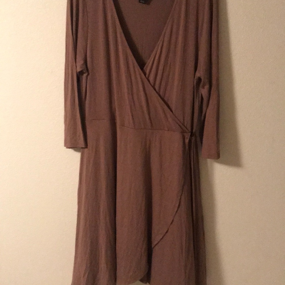 Dress - Picture 3 of 3